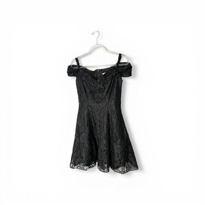 Zum Zum True Vintage 1980s Black Lace Off Shoulder Prom Dress ILGWU USA Sz 7/8